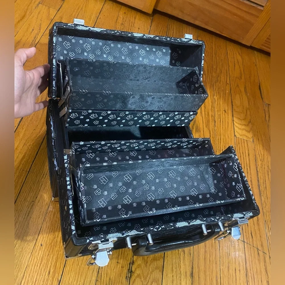 Caboodles 11 excluding